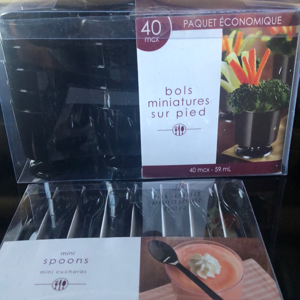 🚫SOLD🚫🎩Polka dot party supplies & mini dessert - Picture 6 of 8